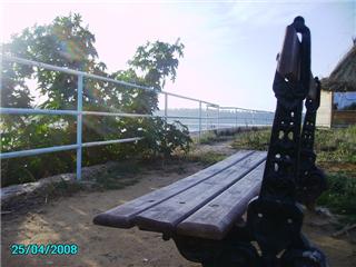 Un bon endroit de detente au Lac de Reghaia...Merci Hocine pour les photos.
