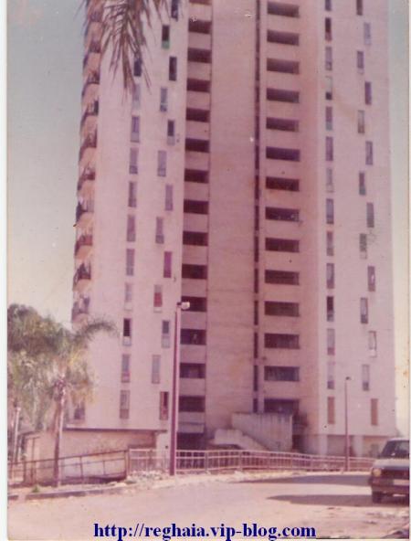 Batiment 15 apr�s un jour de march�